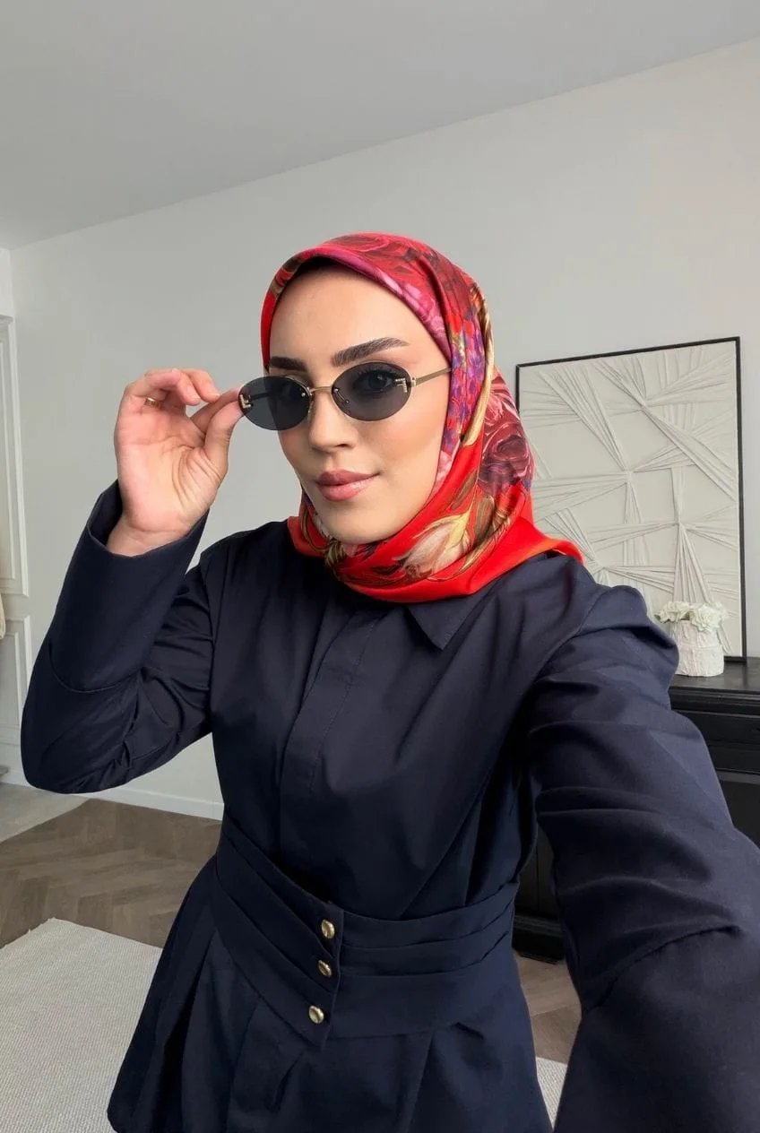 Büyük Çiçek Desen %100 Twill İpek  / Kırmızı Eşarp