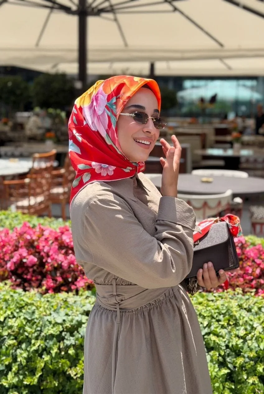 Sarmaşık Desen %100 Twill İpek  / Kırmızı Eşarp